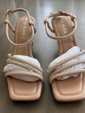 Anne Klein Jules Crystals rhinestone heels sandals shoes womens 9 nude